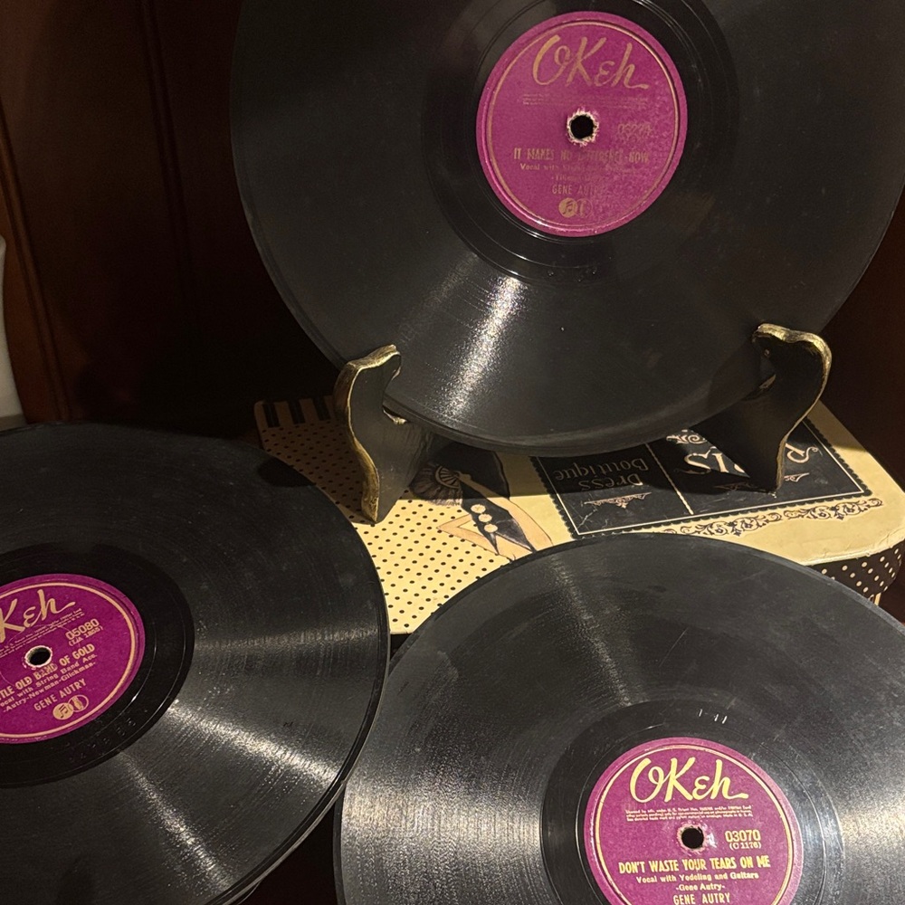 Gene Autry. Don't Waste Your Tears On Me".& you are my sunshine x1 vinyls